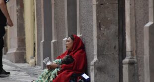 La historia de una madre en San Miguel de Allende cuya hija le rompió la tarjeta durante el almuerzo dominical